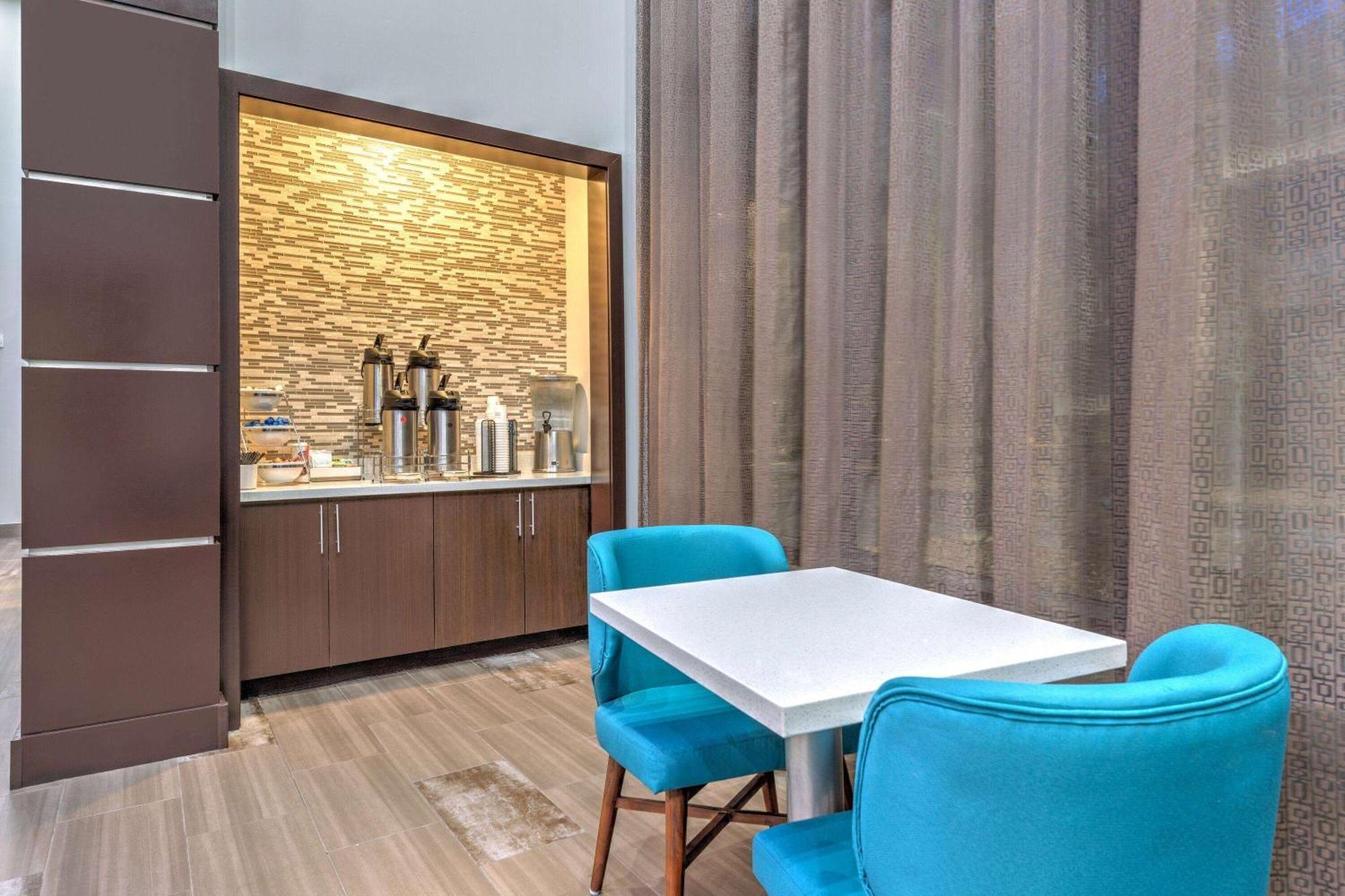 La Quinta By Wyndham - Area Hotel