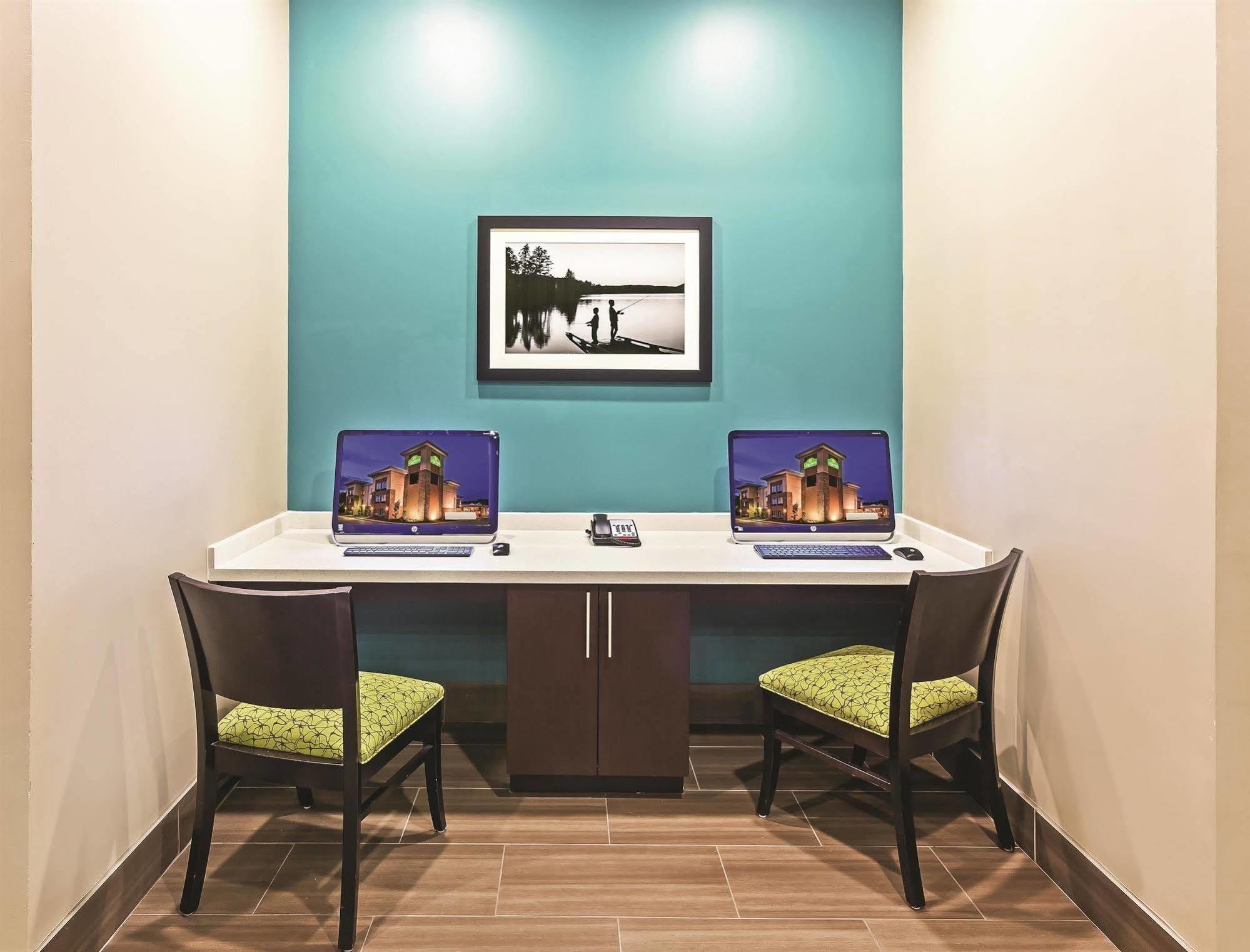 La Quinta By Wyndham - Area 3*